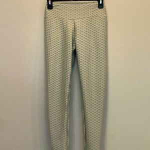 Gray ribbed leggings, size medium, cinched bottom